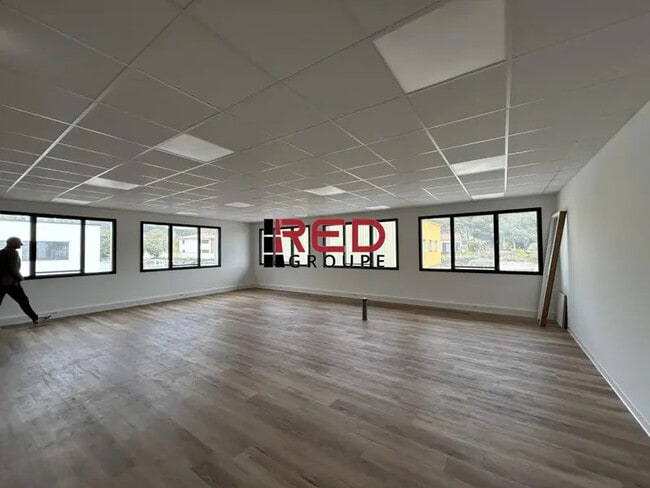 Plus de détails pour 489 Route De Berre, Éguilles - Bureau à vendre