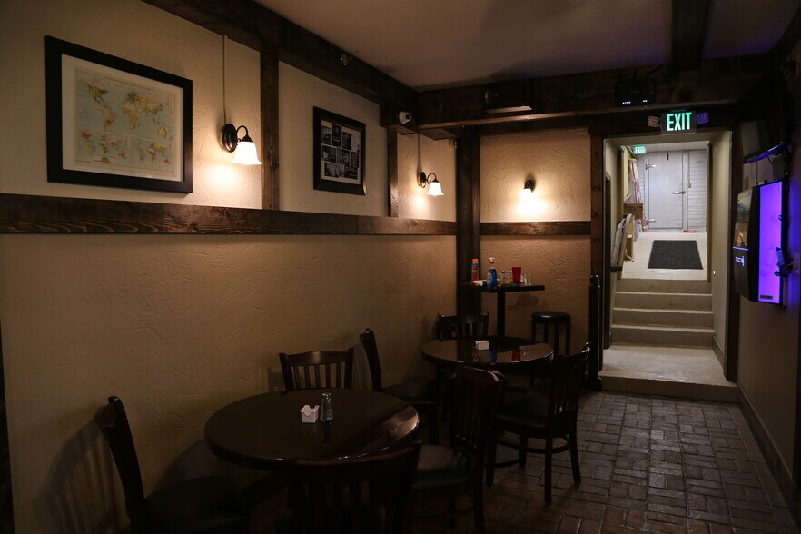 136 Darrows Ln, Cresaptown, MD à vendre - Photo de l’immeuble – Image 3 sur 9