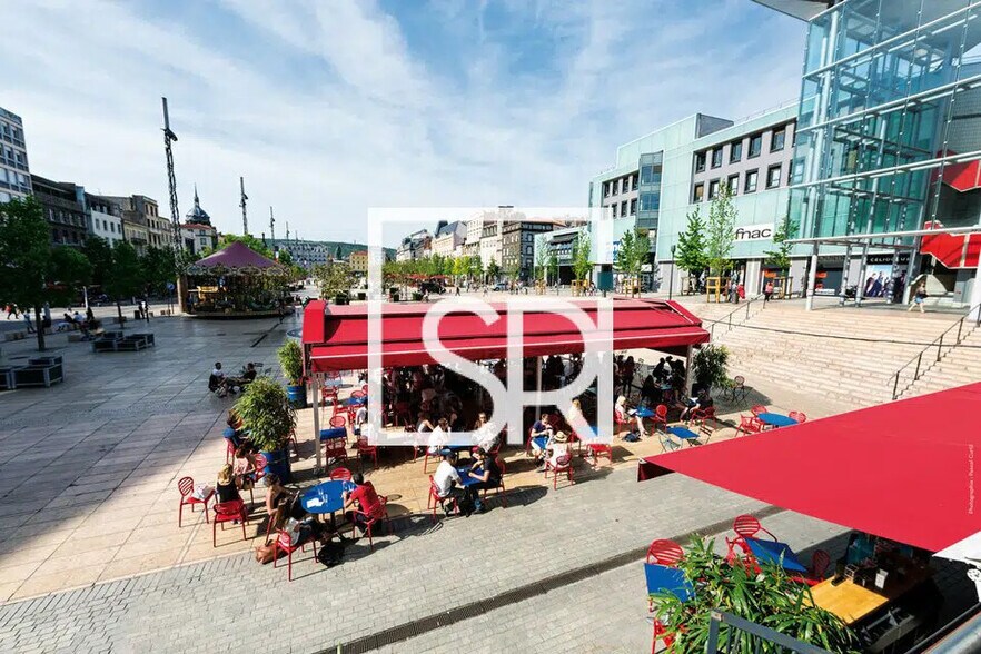 Local commercial dans Clermont-Ferrand à louer - Photo de l’immeuble – Image 1 sur 10
