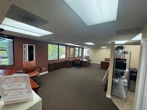 17682 Mitchell N, Irvine, CA à louer Photo intérieure– Image 1 sur 7