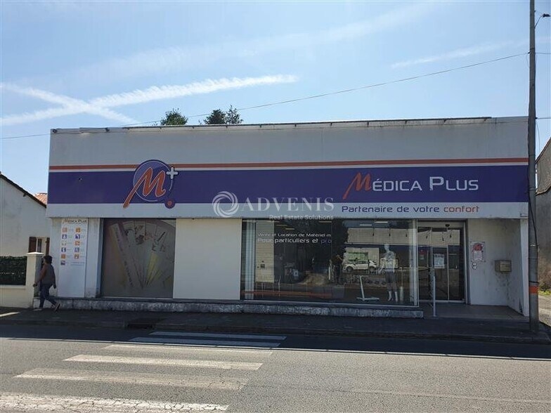 Local commercial dans Ribérac à louer - Photo de l’immeuble – Image 1 sur 8