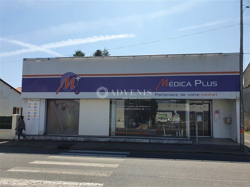 Local commercial dans Ribérac à louer Photo de l’immeuble– Image 1 sur 9