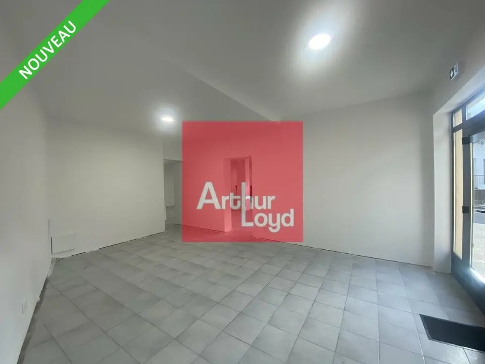 Bureau dans Servon à louer Photo intérieure– Image 1 sur 9