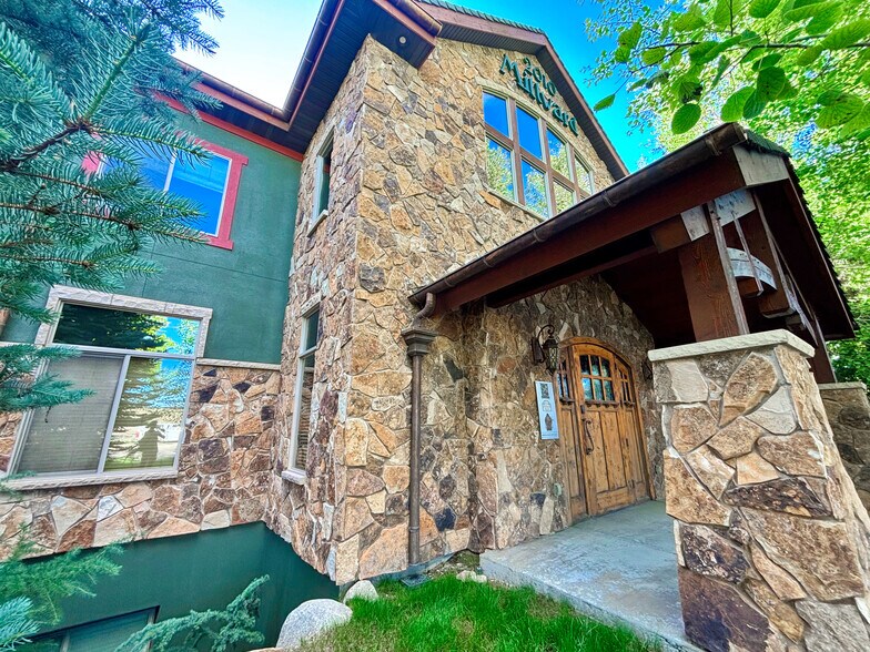 11142 Highland Blvd, Highland, UT à louer - Photo de l’immeuble – Image 1 sur 27