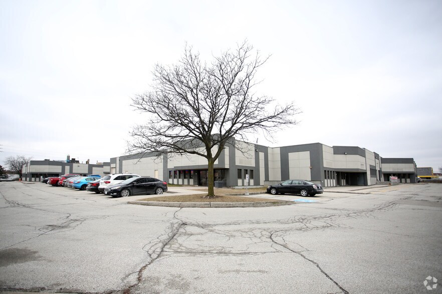 1935 Drew Rd, Mississauga, ON à louer - Photo de l’immeuble – Image 1 sur 19
