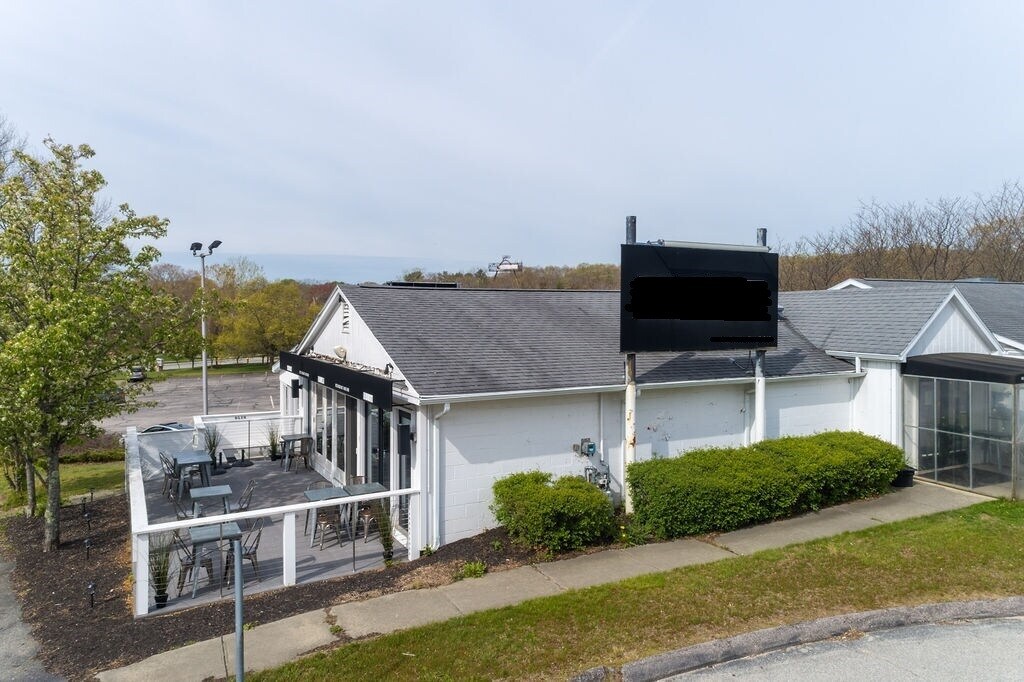 33 Kings Hwy, Groton, CT à vendre Photo de l’immeuble– Image 1 sur 11