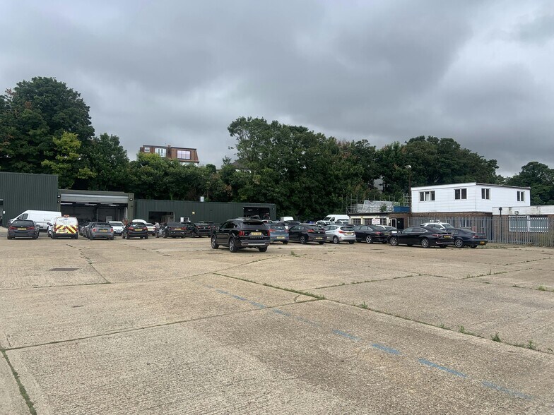 Selsdon Rd, South Croydon à louer - Photo de l’immeuble – Image 3 sur 5