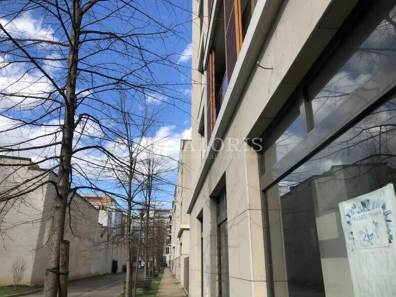 Local commercial dans Lyon à louer - Photo de l’immeuble – Image 3 sur 7
