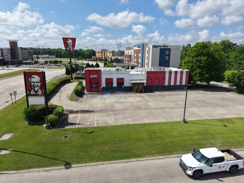 2703 S Cabela Pky, Gonzales, LA à louer - Photo de l’immeuble – Image 3 sur 26