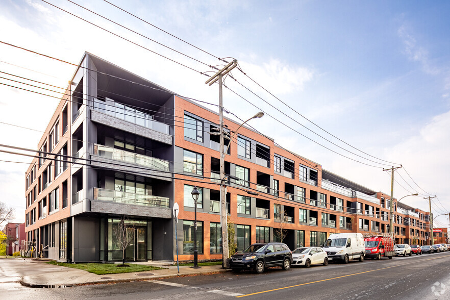 2350 Rue Saint-Patrick, Montréal, QC à louer - Photo de l’immeuble – Image 1 sur 27