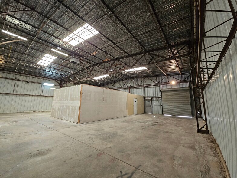 3829 Rising Sun Rd, Bullhead City, AZ à louer - Photo de l’immeuble – Image 3 sur 9
