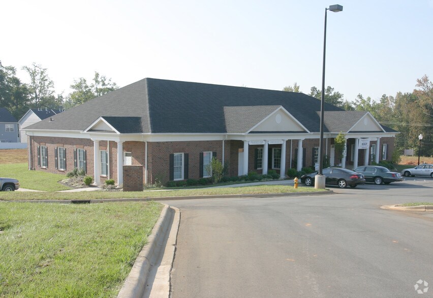 10220 Prosperity Park Dr, Charlotte, NC à vendre - Photo de l’immeuble – Image 1 sur 5