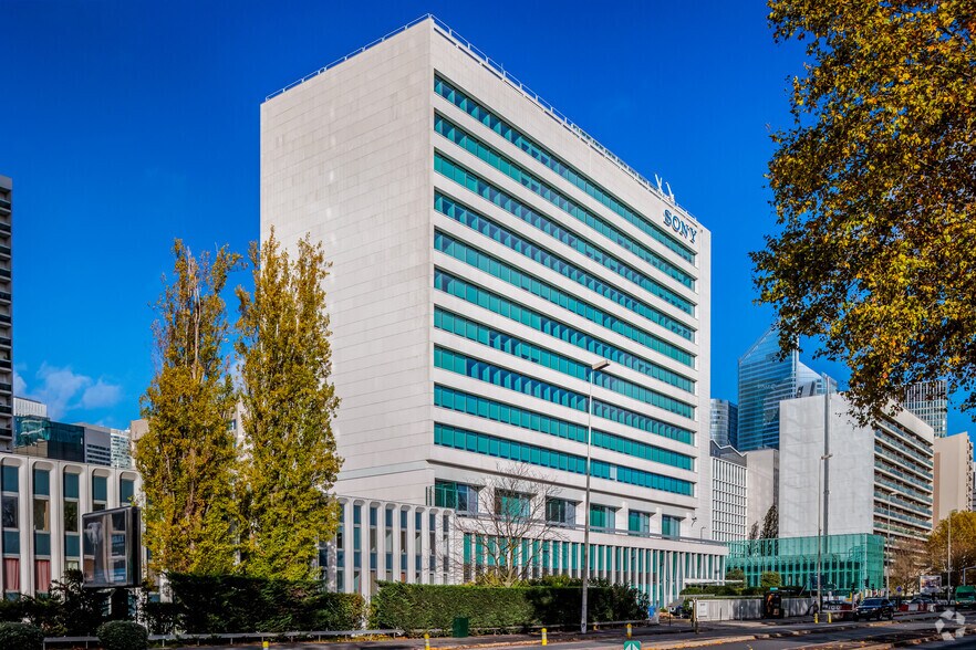 Bureau dans Puteaux à louer - Photo de l’immeuble – Image 3 sur 17