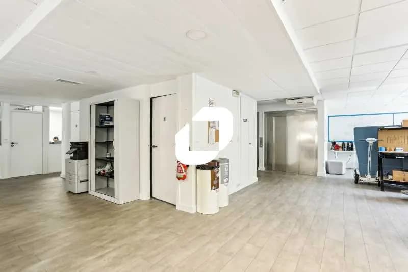 Local d’activités dans Boulogne-Billancourt à louer - Photo de l’immeuble – Image 3 sur 14