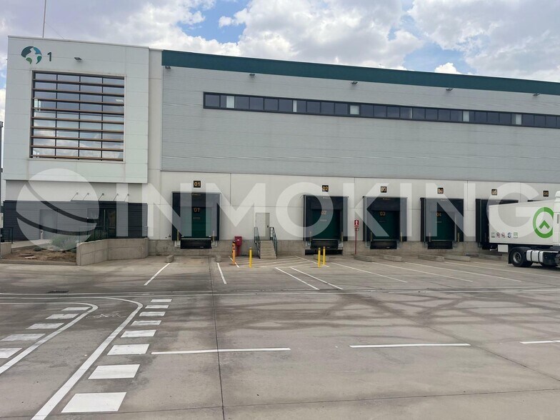 Industriel/Logistique dans San Fernando de Henares, Madrid à louer - Photo de l’immeuble – Image 3 sur 4