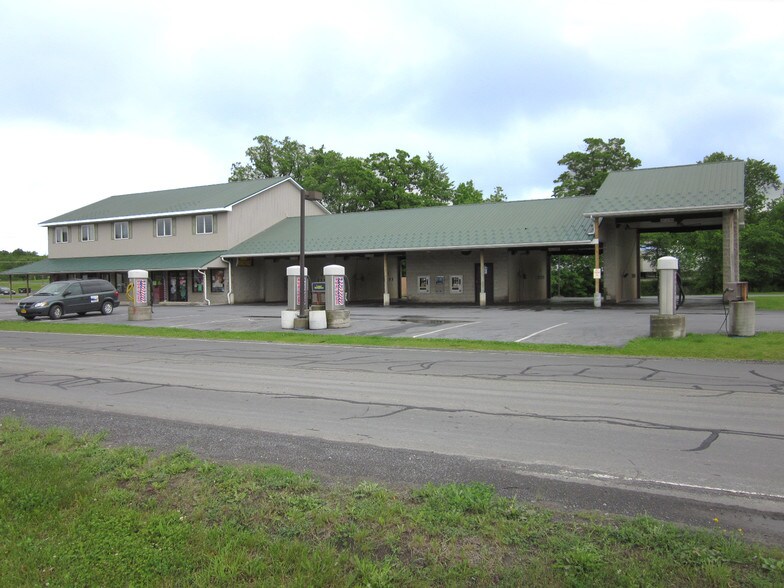 29 Boniface Dr, Pine Bush, NY à louer - Photo principale – Image 1 sur 10