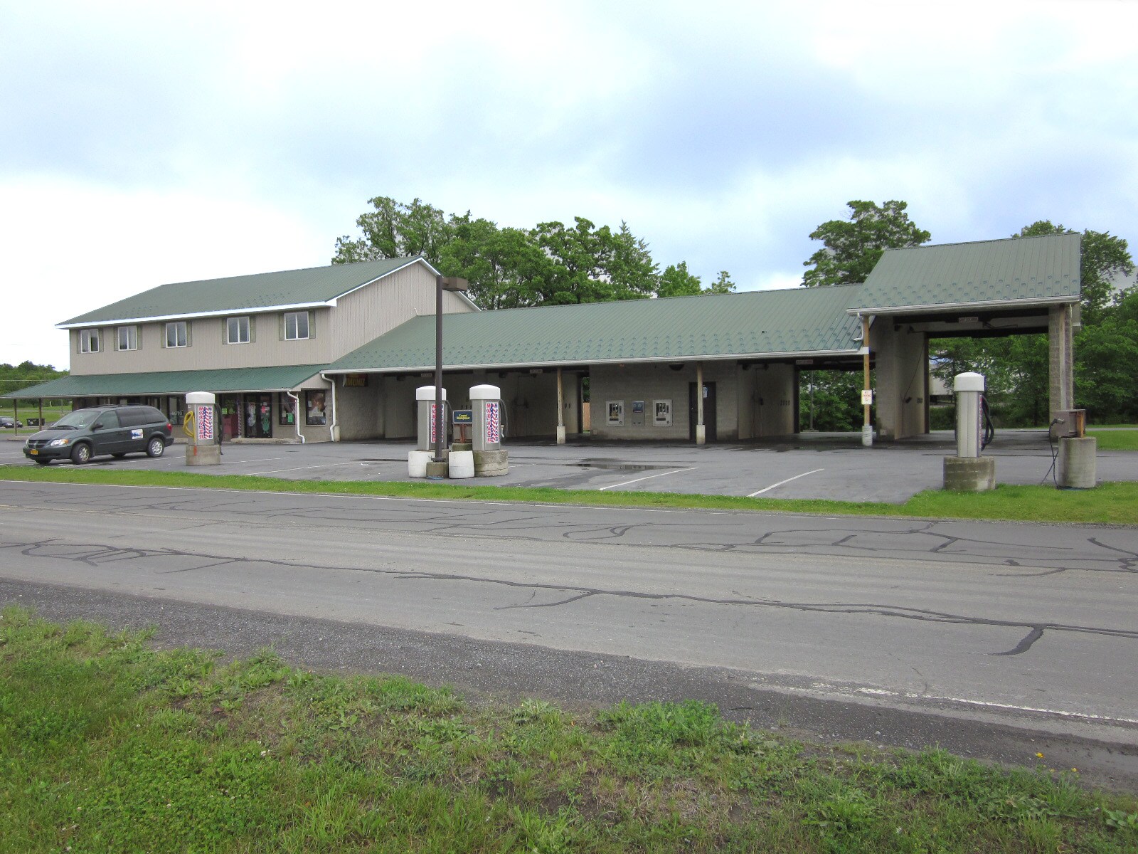 29 Boniface Dr, Pine Bush, NY à louer Photo principale– Image 1 sur 11