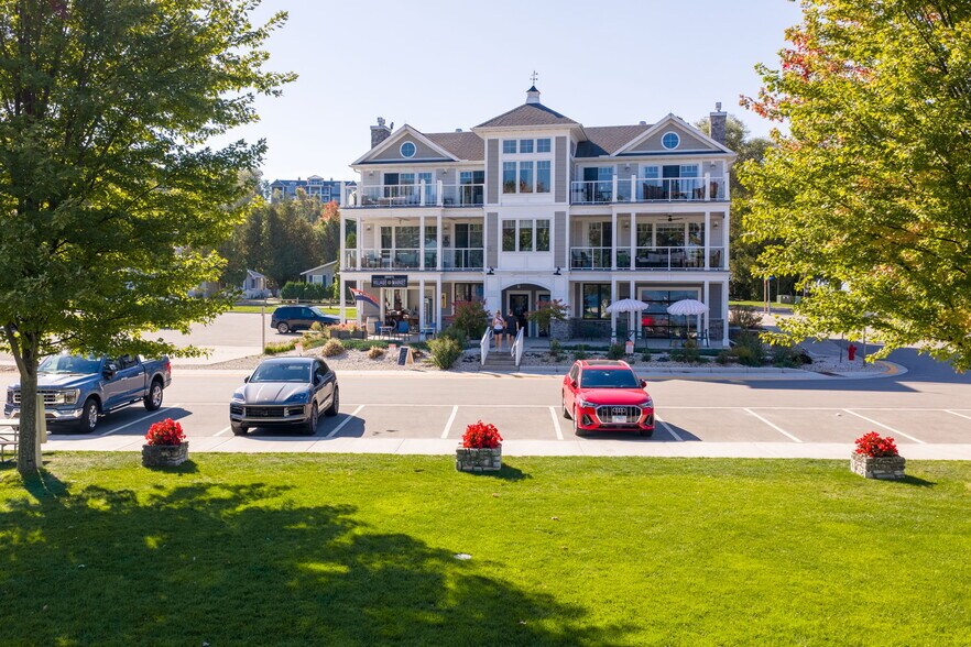 2363 Mill Rd, Sister Bay, WI à vendre - Photo de l’immeuble – Image 1 sur 29