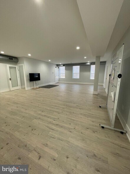 614-616 W Jefferson St, Philadelphia, PA à louer - Photo de l’immeuble – Image 2 sur 12