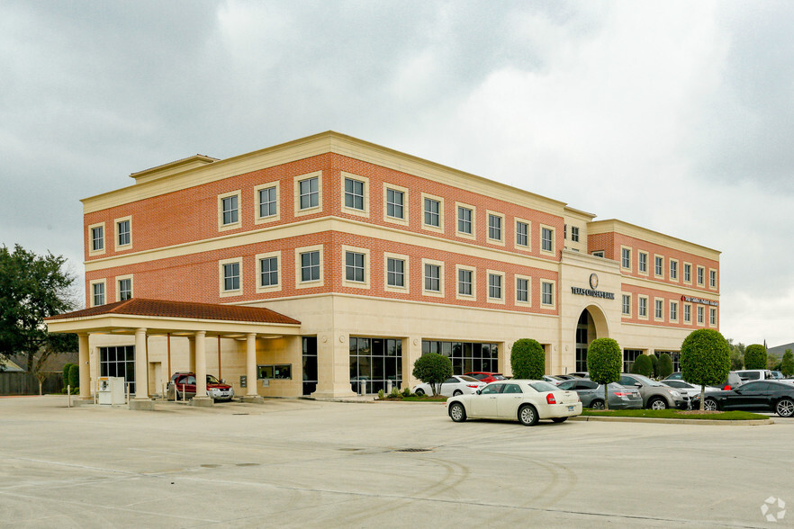 4949 Fairmont Pky, Pasadena, TX à louer - Photo principale – Image 1 sur 5