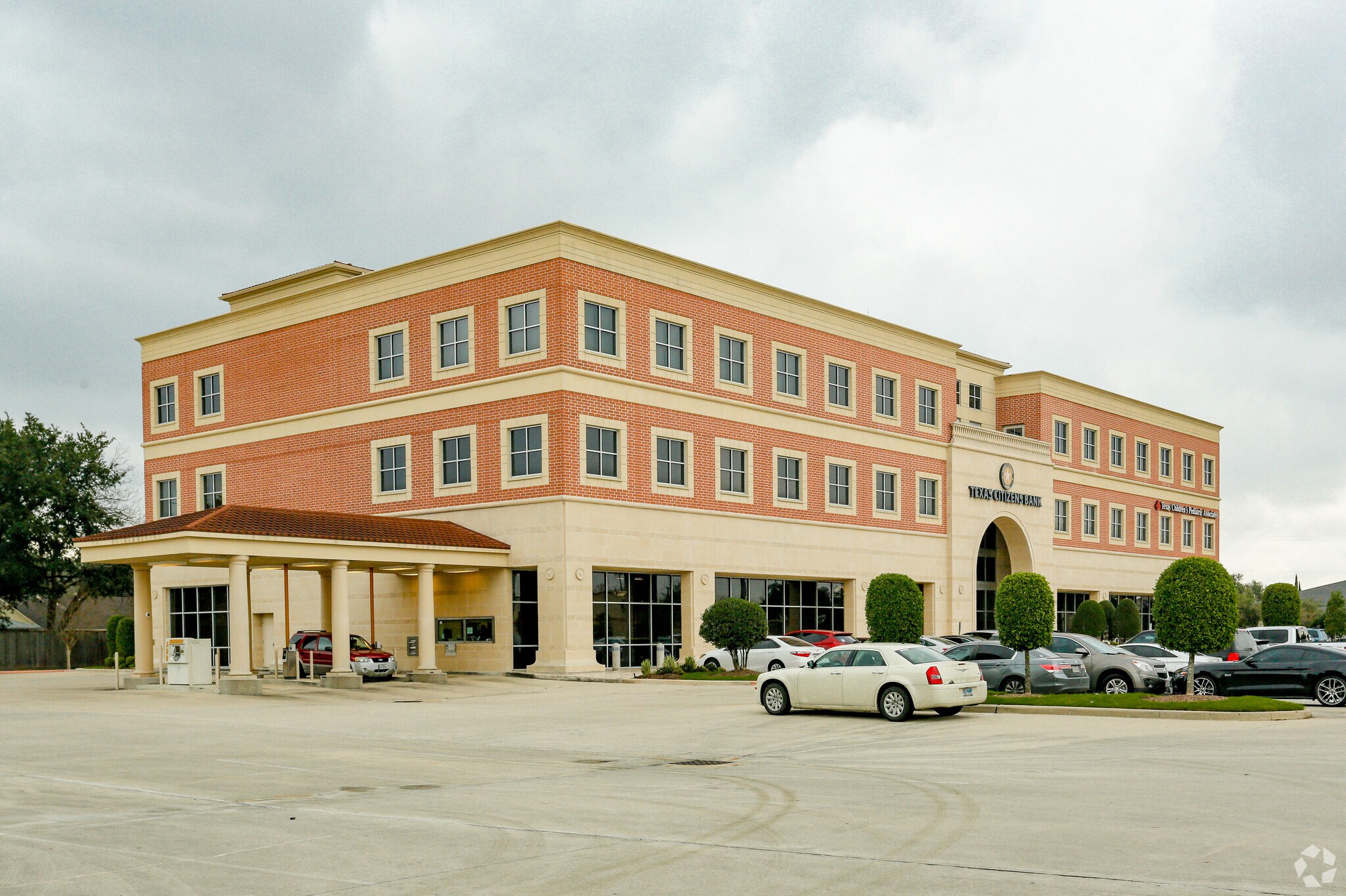 4949 Fairmont Pky, Pasadena, TX à louer Photo de l’immeuble– Image 1 sur 9