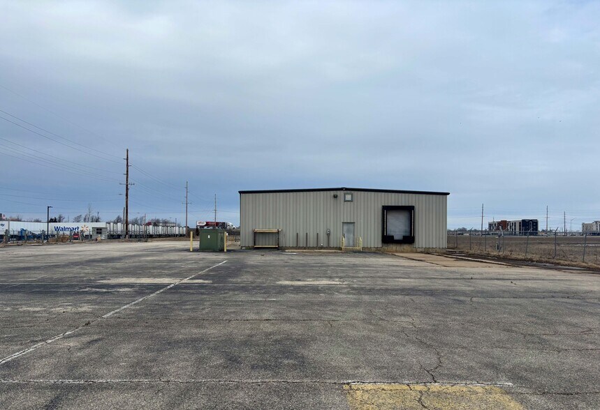 275 Larcel Dr, Sikeston, MO à louer - Photo de l’immeuble – Image 2 sur 46