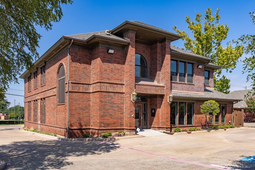 3010 W Park Row Dr, Pantego, TX à vendre - Photo de l’immeuble – Image 2 sur 13