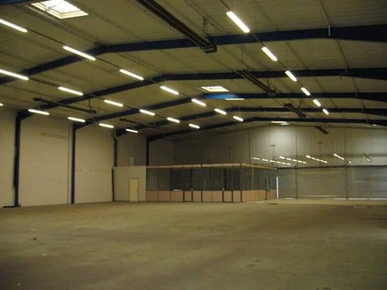 Local commercial dans Chartres à louer - Photo de l’immeuble – Image 2 sur 2