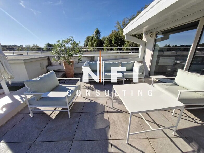 Bureau dans Cagnes-sur-Mer à louer - Photo de l’immeuble – Image 2 sur 21