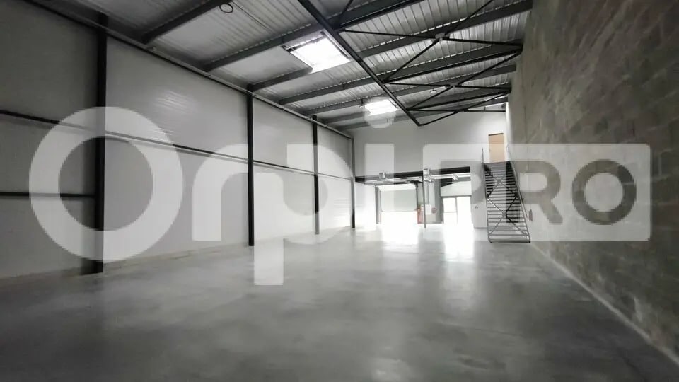 Local d’activités dans Avrainville à louer - Photo de l’immeuble – Image 2 sur 6