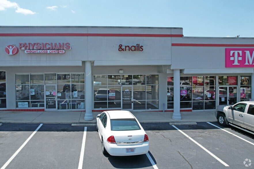 3700 W Gate City Blvd, Greensboro, NC à louer - Photo de l’immeuble – Image 2 sur 6