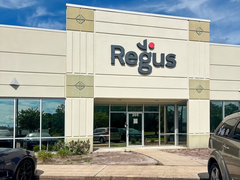 1845 Town Center Blvd, Orange Park, FL à louer - Photo de l’immeuble – Image 3 sur 14