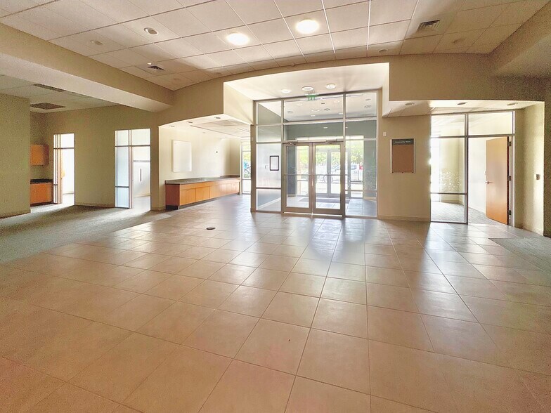5431 Bissonnet St, Houston, TX à louer - Photo de l’immeuble – Image 3 sur 5
