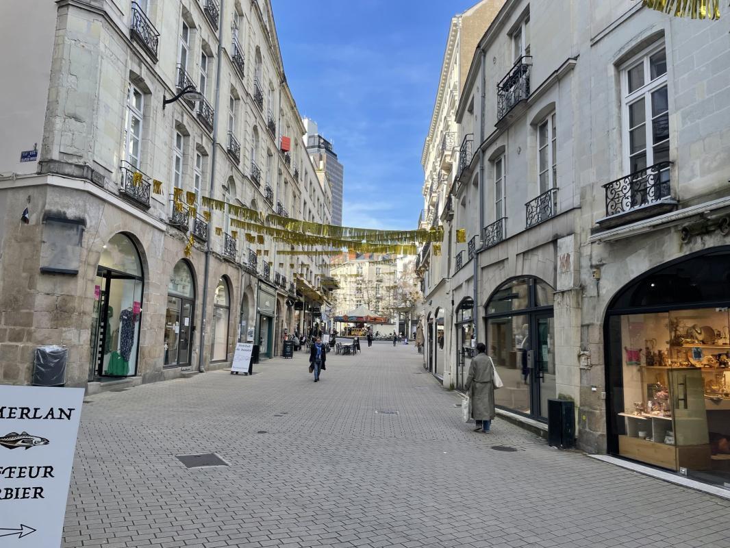 Local commercial dans Nantes à louer Photo de l’immeuble– Image 1 sur 2