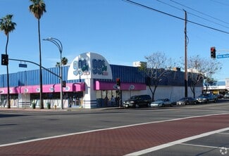 Plus de détails pour 6755 Van Nuys Blvd, Van Nuys, CA - Local commercial à louer