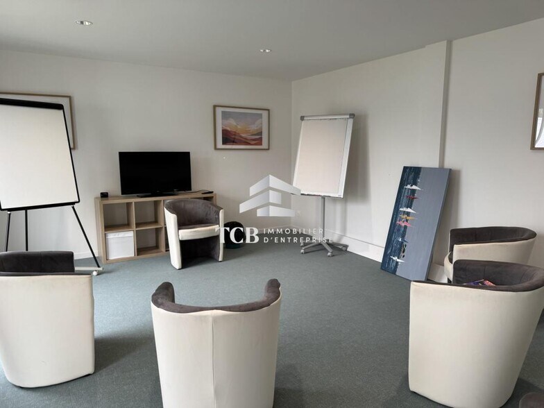 Bureau dans Orvault à vendre - Photo de l’immeuble – Image 2 sur 11