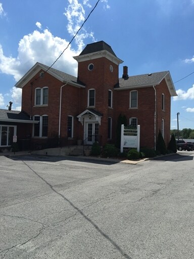 213 S Court St, Crown Point, IN à louer Photo principale– Image 1 sur 3