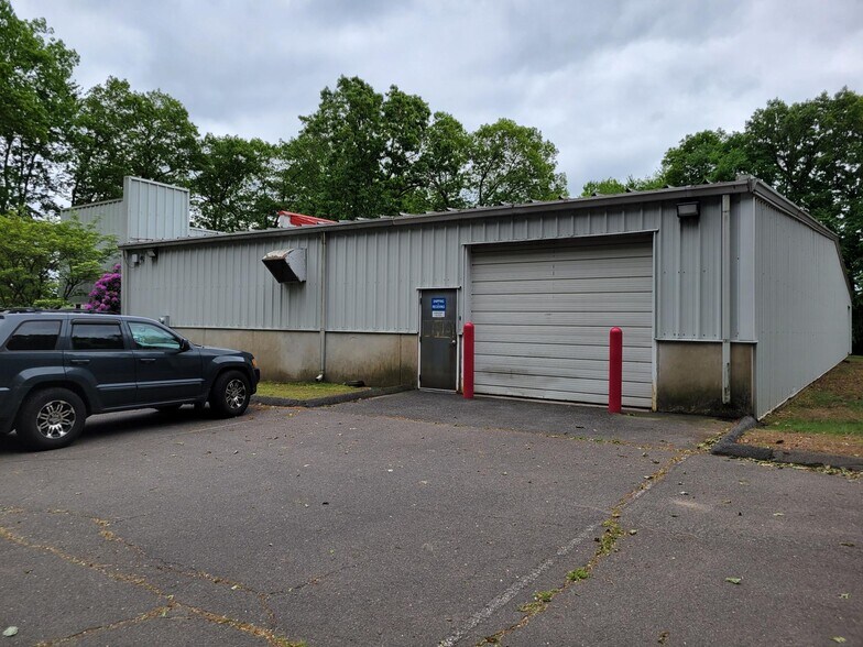117 W Dudley Town Rd, Bloomfield, CT à louer - Photo de l’immeuble – Image 3 sur 9