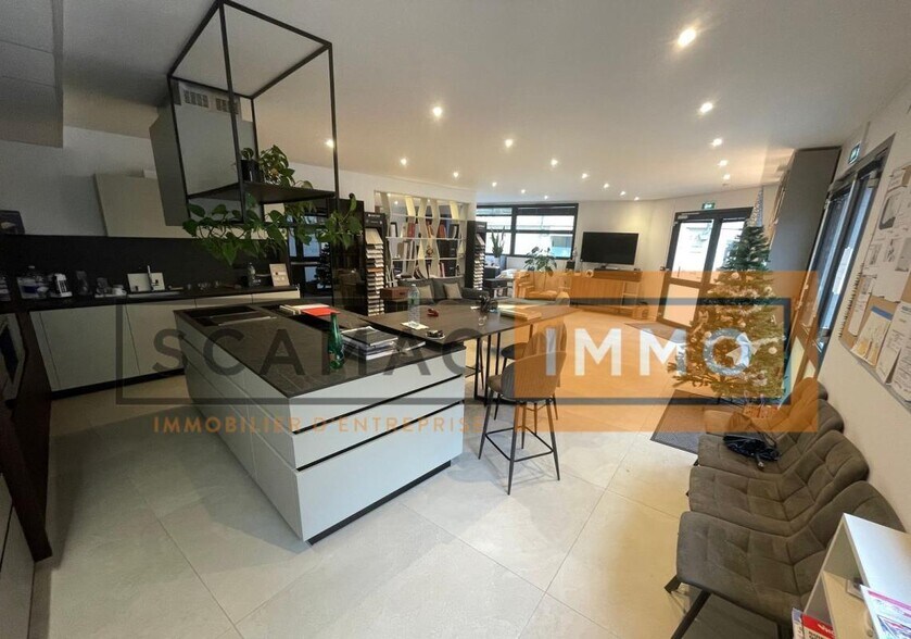 Local commercial dans Lagny-sur-Marne à louer - Photo de l’immeuble – Image 3 sur 9