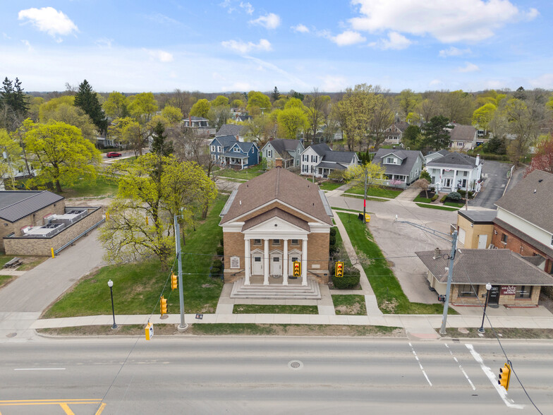 71 S Washington St, Oxford, MI à vendre - Photo de l’immeuble – Image 2 sur 44