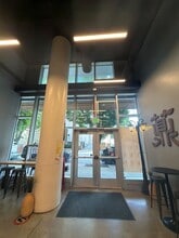 540 SW College St, Portland, OR à louer Photo intérieure– Image 2 sur 3
