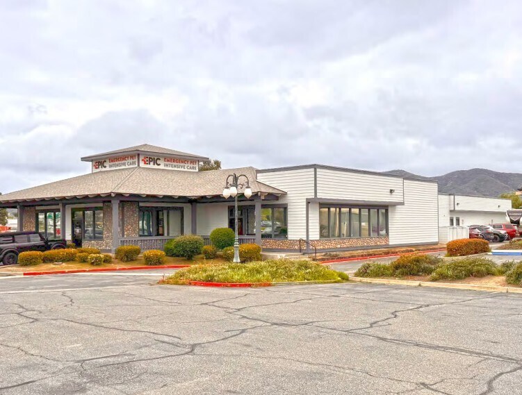 27727 Jefferson Ave, Temecula, CA à louer - Photo de l’immeuble – Image 3 sur 4