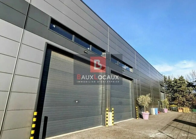 Plus de détails pour Local d'activités à louer