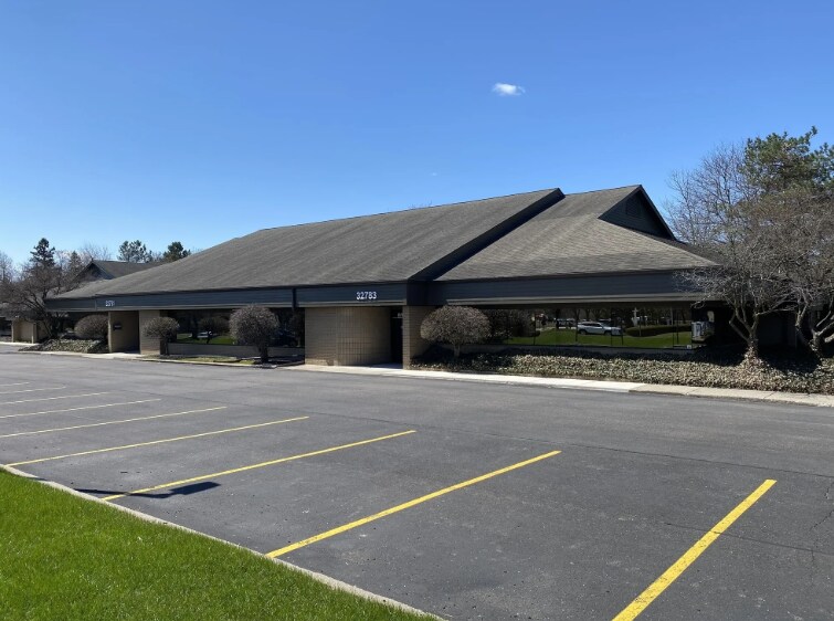 32781-32783 Middlebelt Rd, Farmington Hills, MI à louer - Photo de l’immeuble – Image 2 sur 5