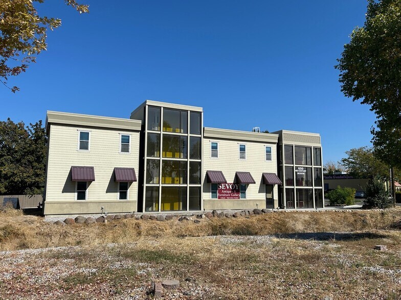 650 E Fairview Ave, Meridian, ID à vendre - Photo de l’immeuble – Image 3 sur 12