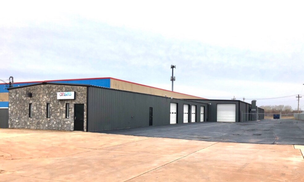 11601 N Santa Fe Ave, Oklahoma City, OK à louer - Photo de l’immeuble – Image 3 sur 7