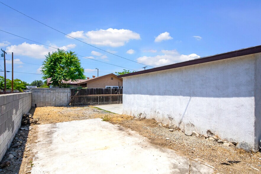8247 9th St, Rancho Cucamonga, CA à vendre - Photo de l’immeuble – Image 3 sur 55