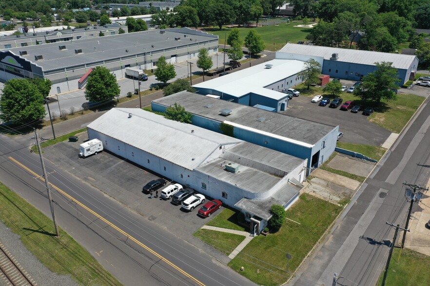 1600 Bannard St, Cinnaminson, NJ à louer - Photo principale – Image 2 sur 16