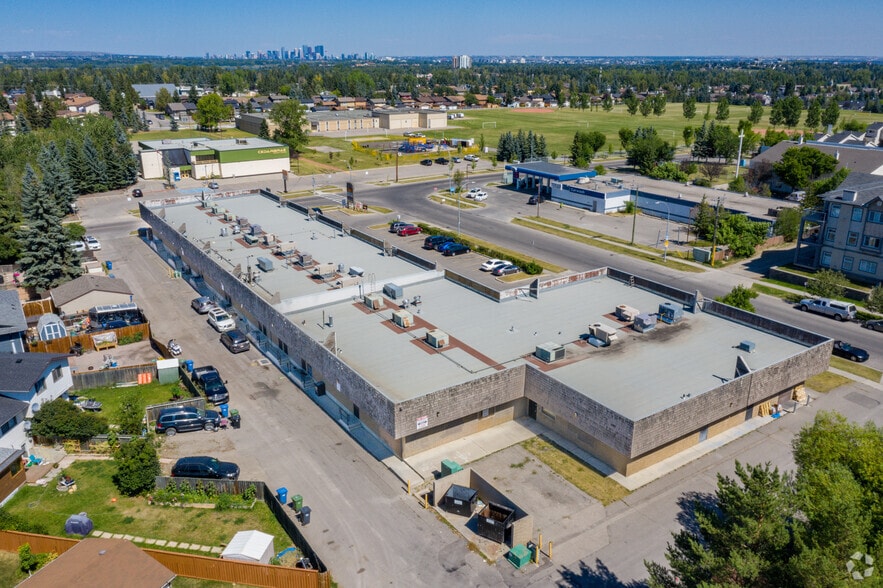 11225-11237 30th St SW, Calgary, AB à louer - Photo de l’immeuble – Image 3 sur 6