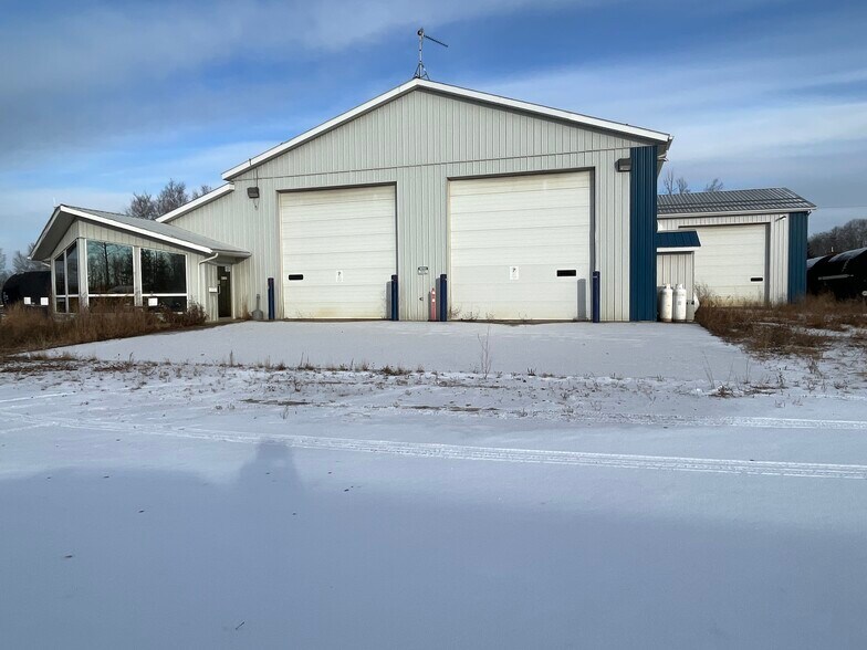 301 Forrestry Dr, Opportunity No 17, AB à louer - Photo principale – Image 1 sur 2